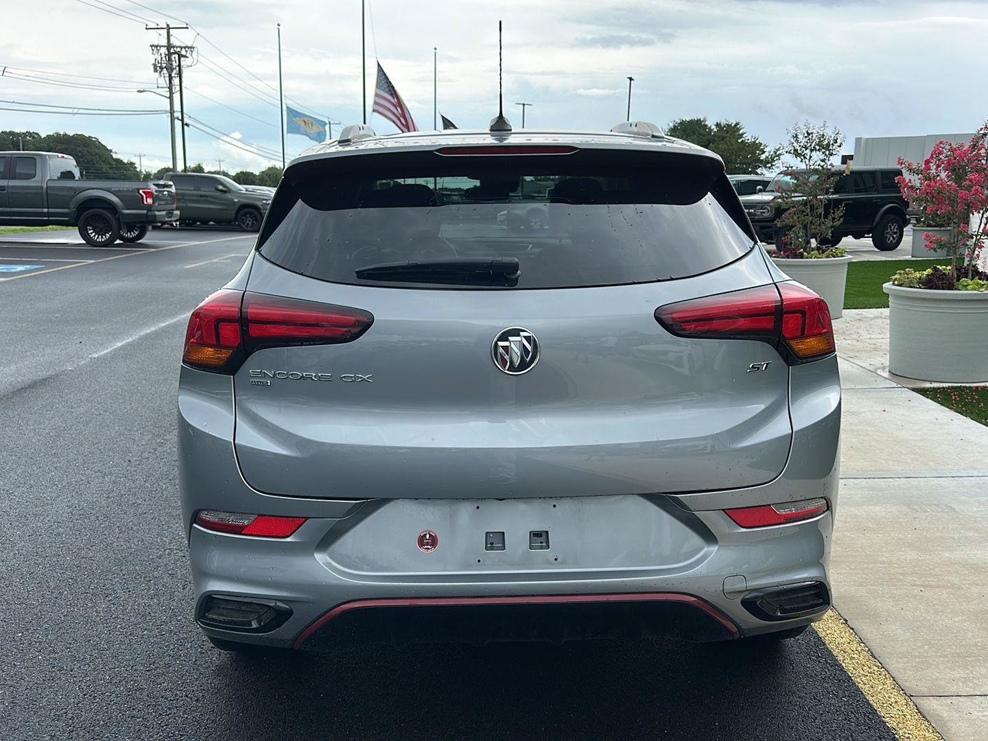 Used 2023 Buick Encore GX Select w/ Sport Touring Package AWD/4WD image 6
