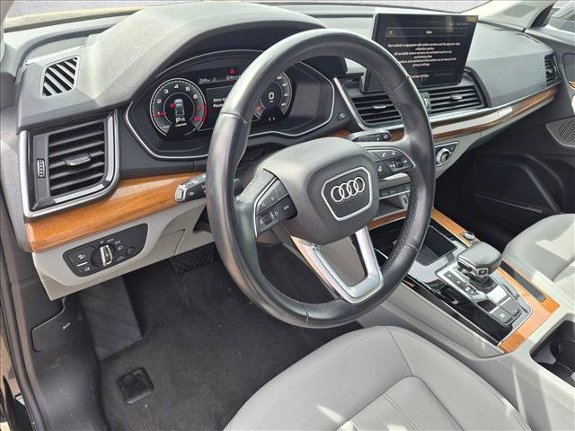 Used 2022 Audi Q5 2.0T Premium Plus w/ Premium Plus Package AWD/4WD image 9
