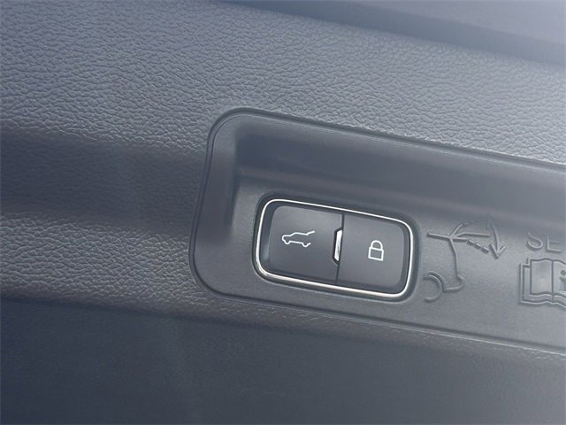 Certified 2023 Ford Explorer XLT image 28