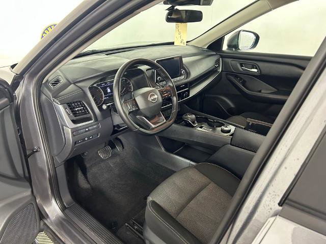 Used 2025 Nissan Rogue SV AWD/4WD image 13