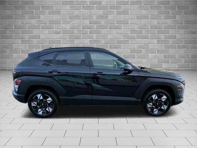 Used 2025 Hyundai Kona SEL AWD/4WD image 2