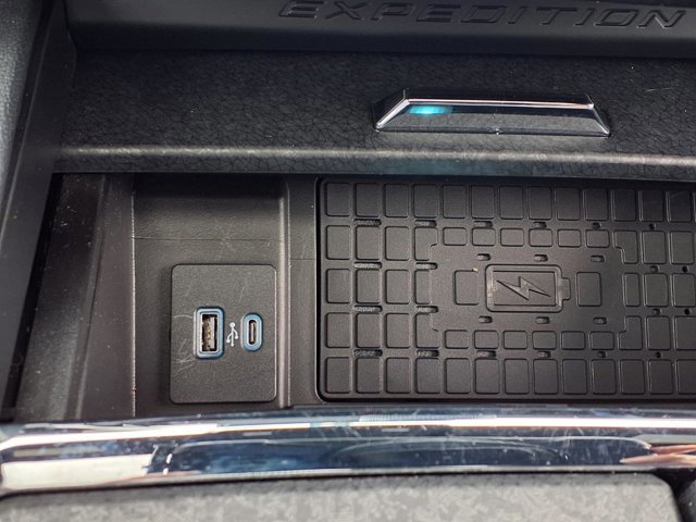 Certified 2023 Ford Expedition Limited AWD/4WD image 18