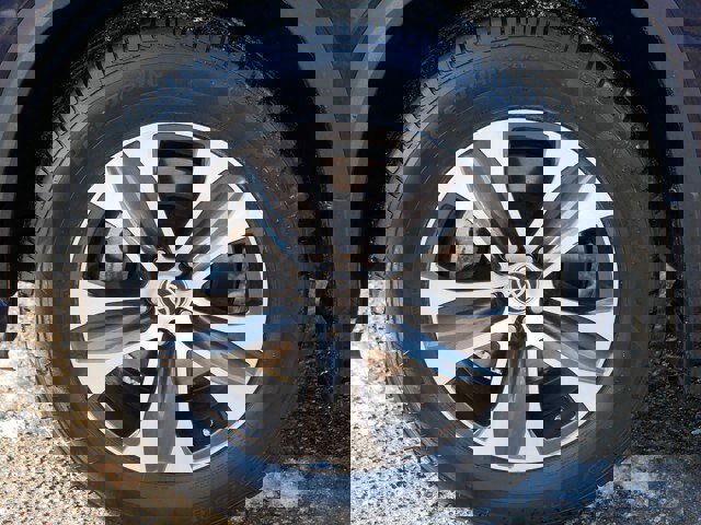 Used 2022 Toyota Highlander XLE image 11