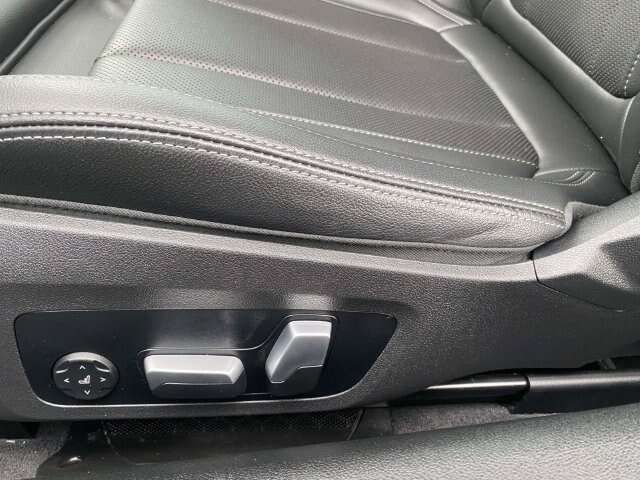 Used 2023 BMW 430i xDrive Coupe w/ M Sport Package AWD/4WD image 13