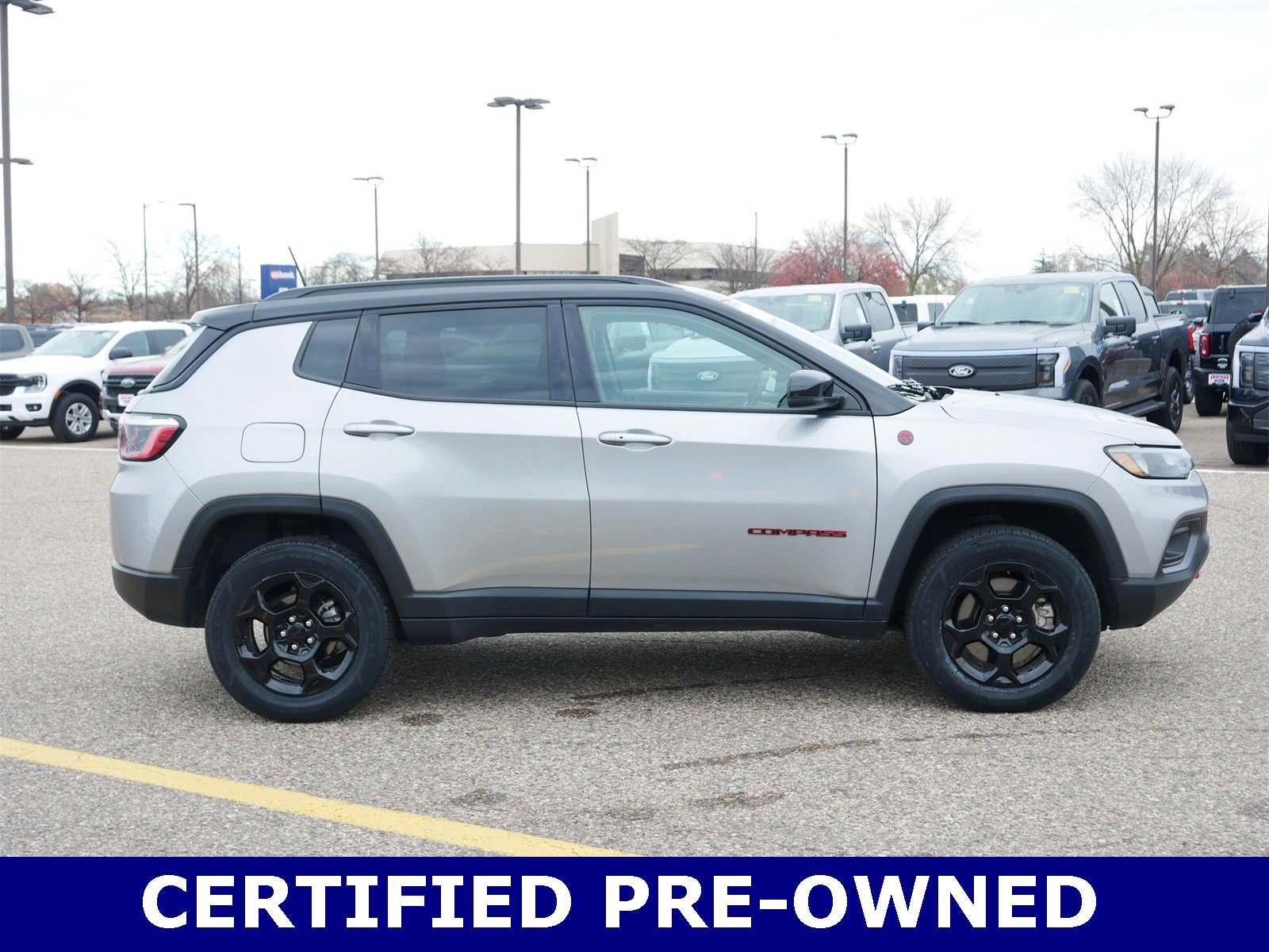 Used 2024 Jeep Compass Trailhawk image 6