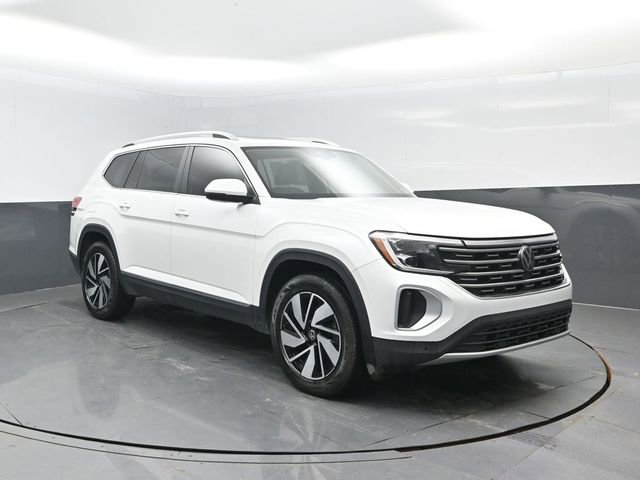 Used 2024 Volkswagen Atlas SEL AWD/4WD image 2