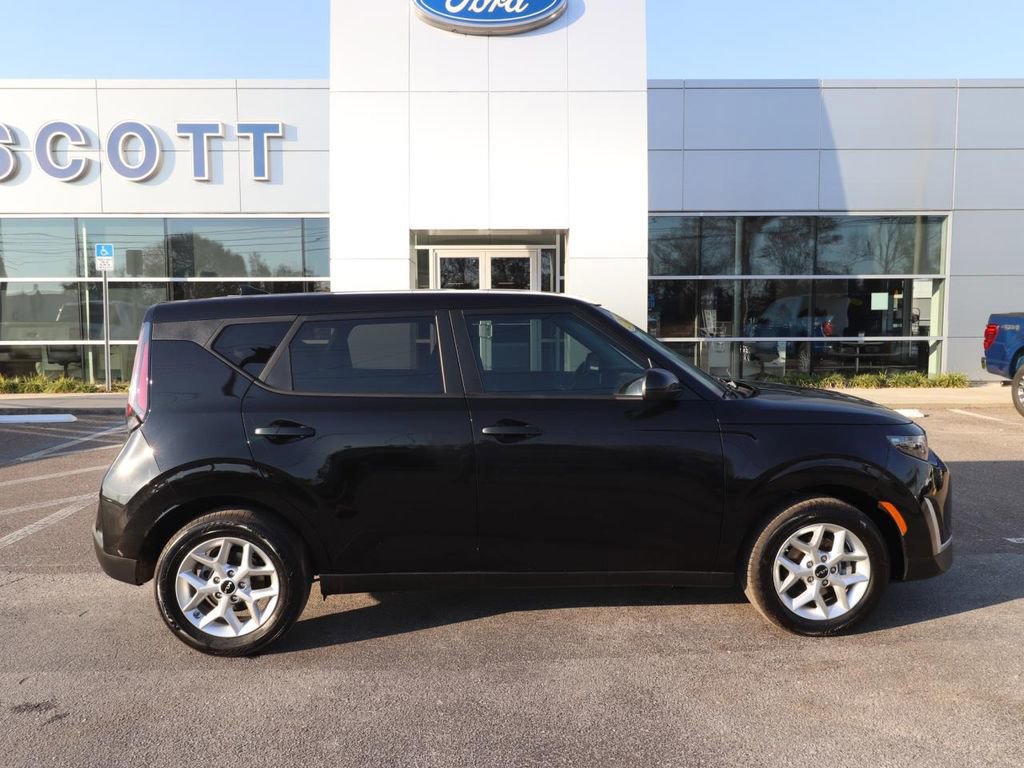 Used 2025 Kia Soul LX w/ LX Technology Package image 6