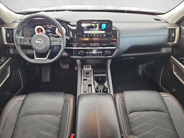 Used 2023 Nissan Pathfinder Platinum image 19