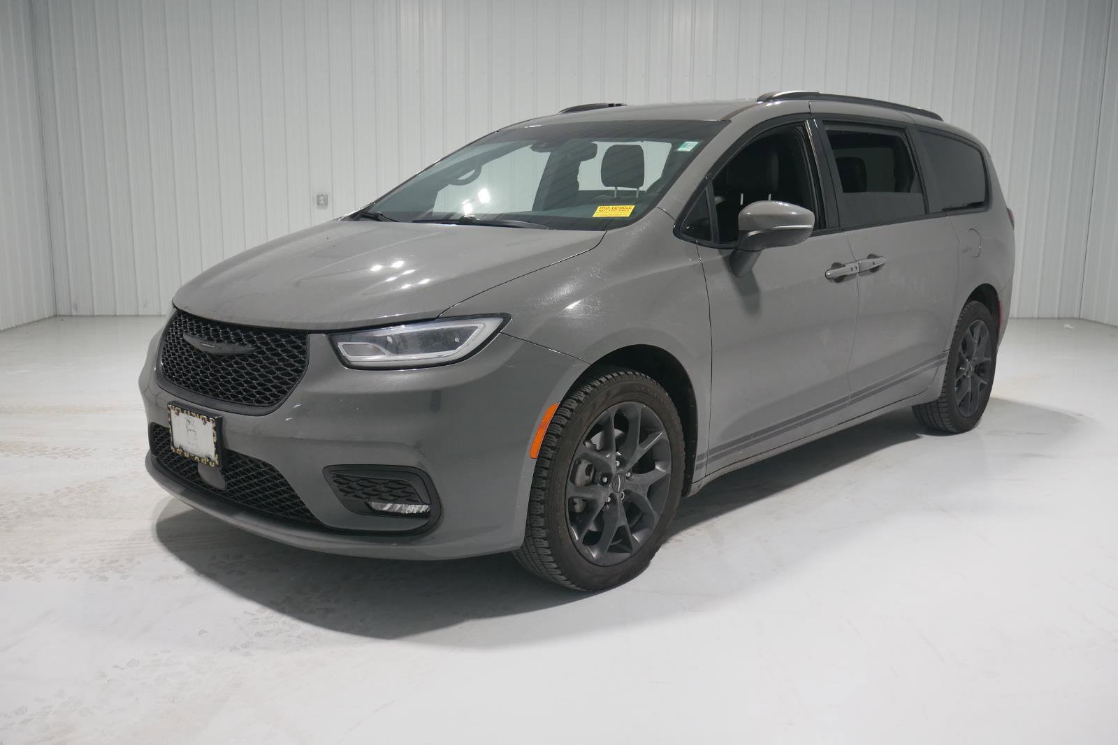 Used 2023 Chrysler Pacifica Touring-L w/ S Appearance Package