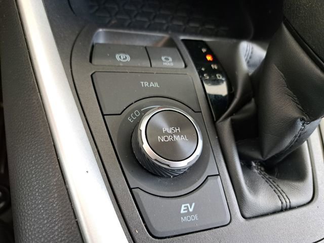 Used 2025 Toyota RAV4 XLE w/ Convenience Package AWD/4WD image 15