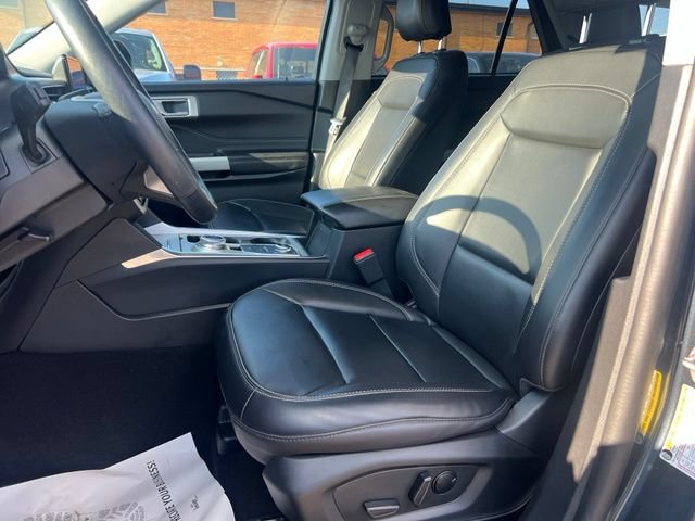 Certified 2023 Ford Explorer XLT w/ Equipment Group 202A AWD/4WD image 16