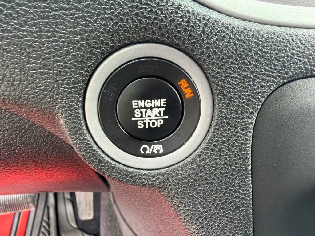 Used 2019 Dodge Charger SXT RWD image 25