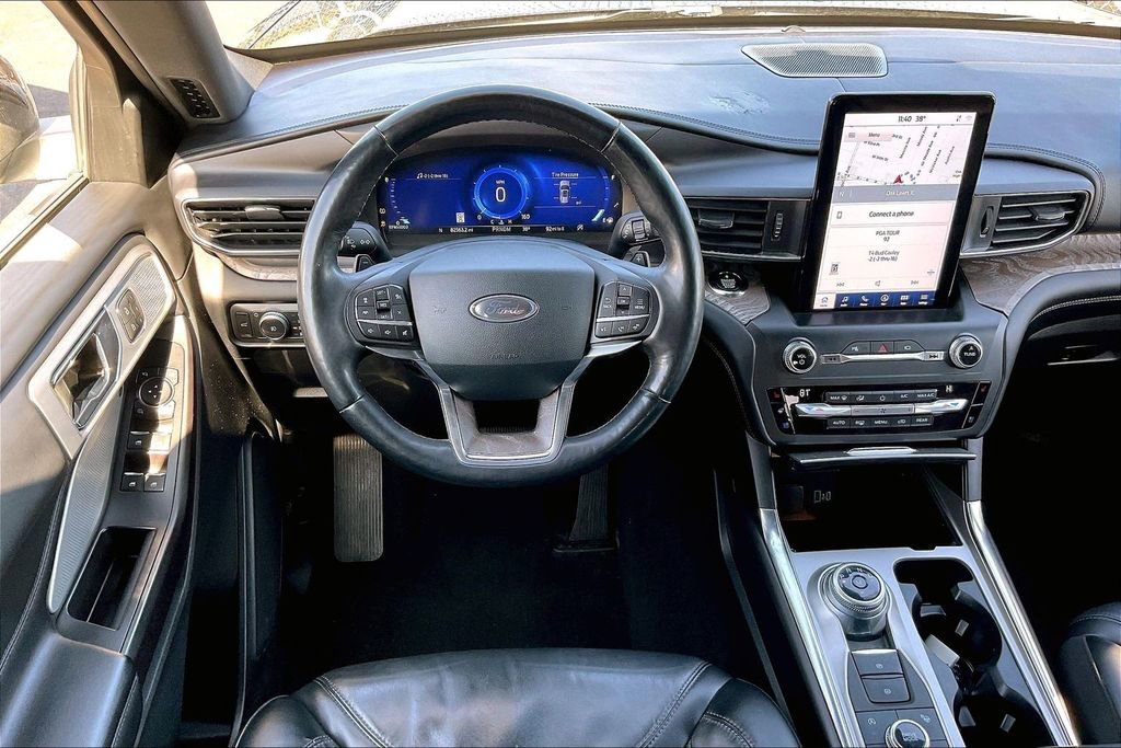 Certified 2020 Ford Explorer Platinum w/ Premium Technology Package image 4