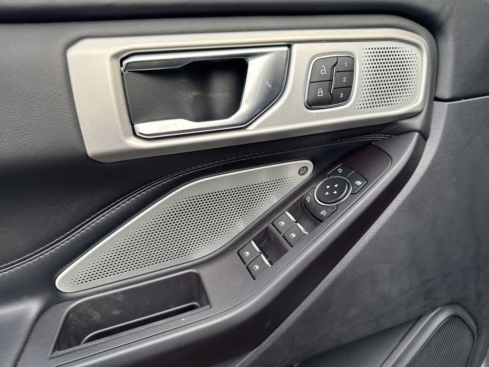 Certified 2020 Ford Explorer Platinum w/ Premium Technology Package image 25