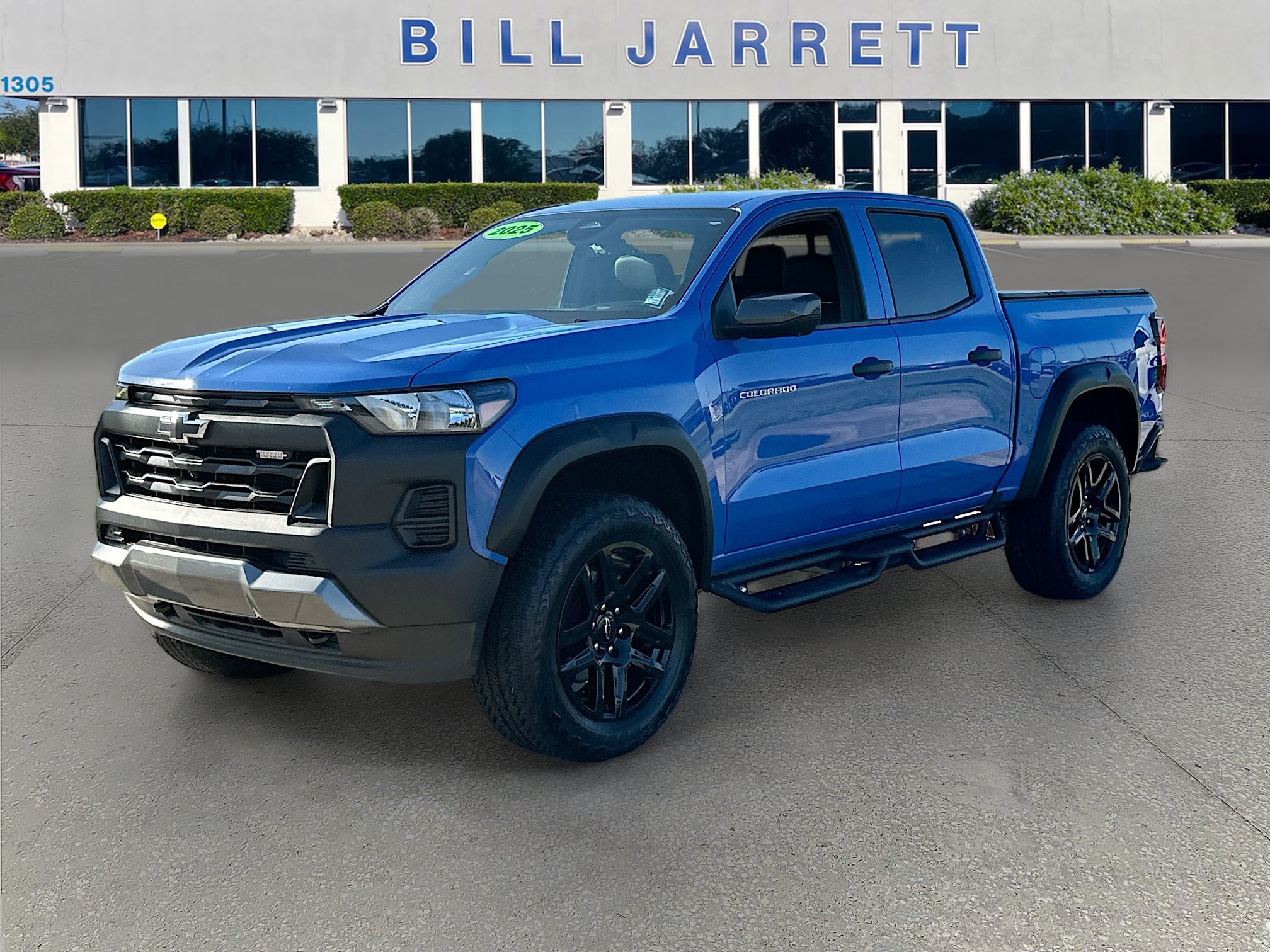 Used 2025 Chevrolet Colorado Trail Boss AWD/4WD image 3