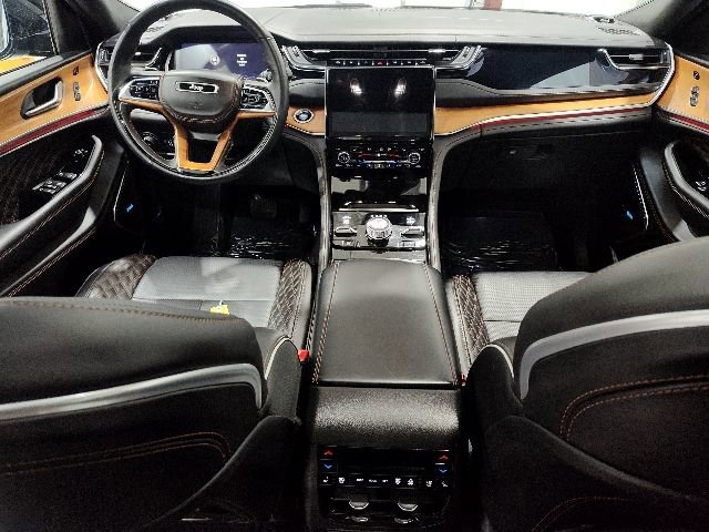 Used 2023 Jeep Grand Cherokee L Summit AWD/4WD image 17