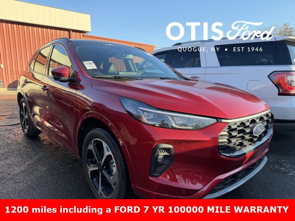 Certified 2025 Ford Escape ST-Line Elite w/ Premium Technology Package image 5