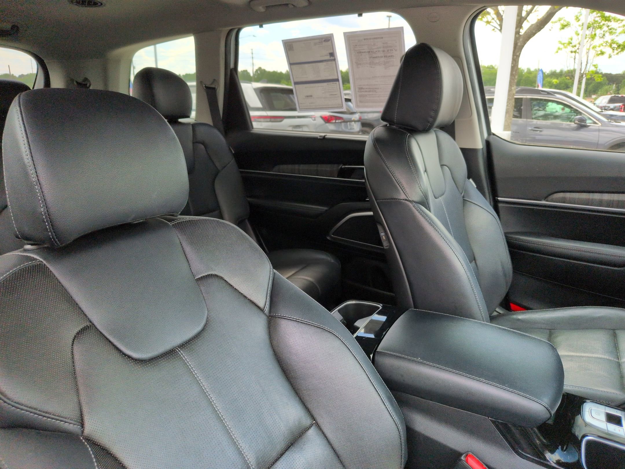 Used 2024 Kia Telluride EX w/ EX Captain's Chair Package FWD image 36