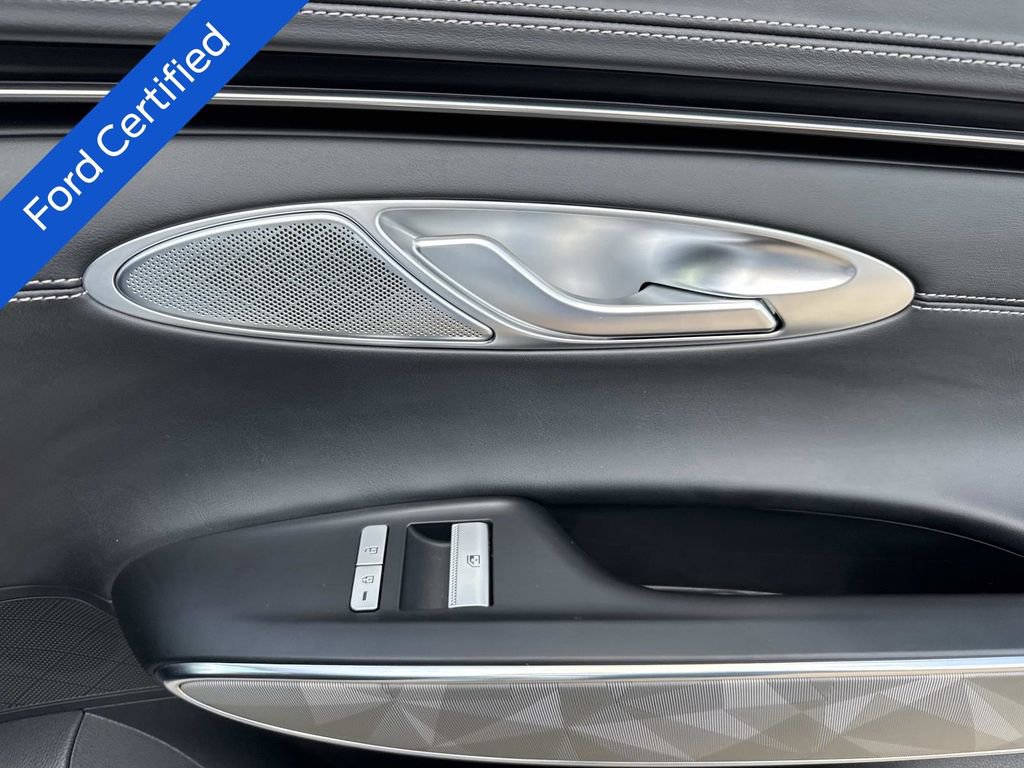 Used 2025 Genesis GV70 3.5T Sport w/ Sport Advanced Package image 16