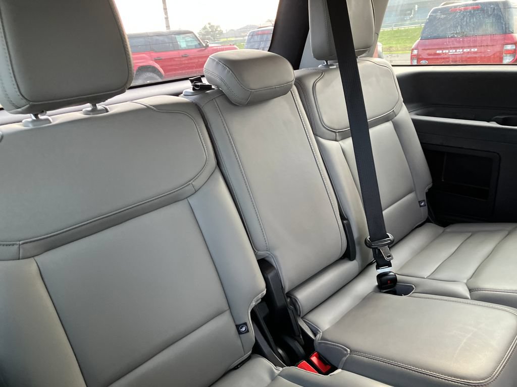 Certified 2025 Ford Expedition Active AWD/4WD image 21