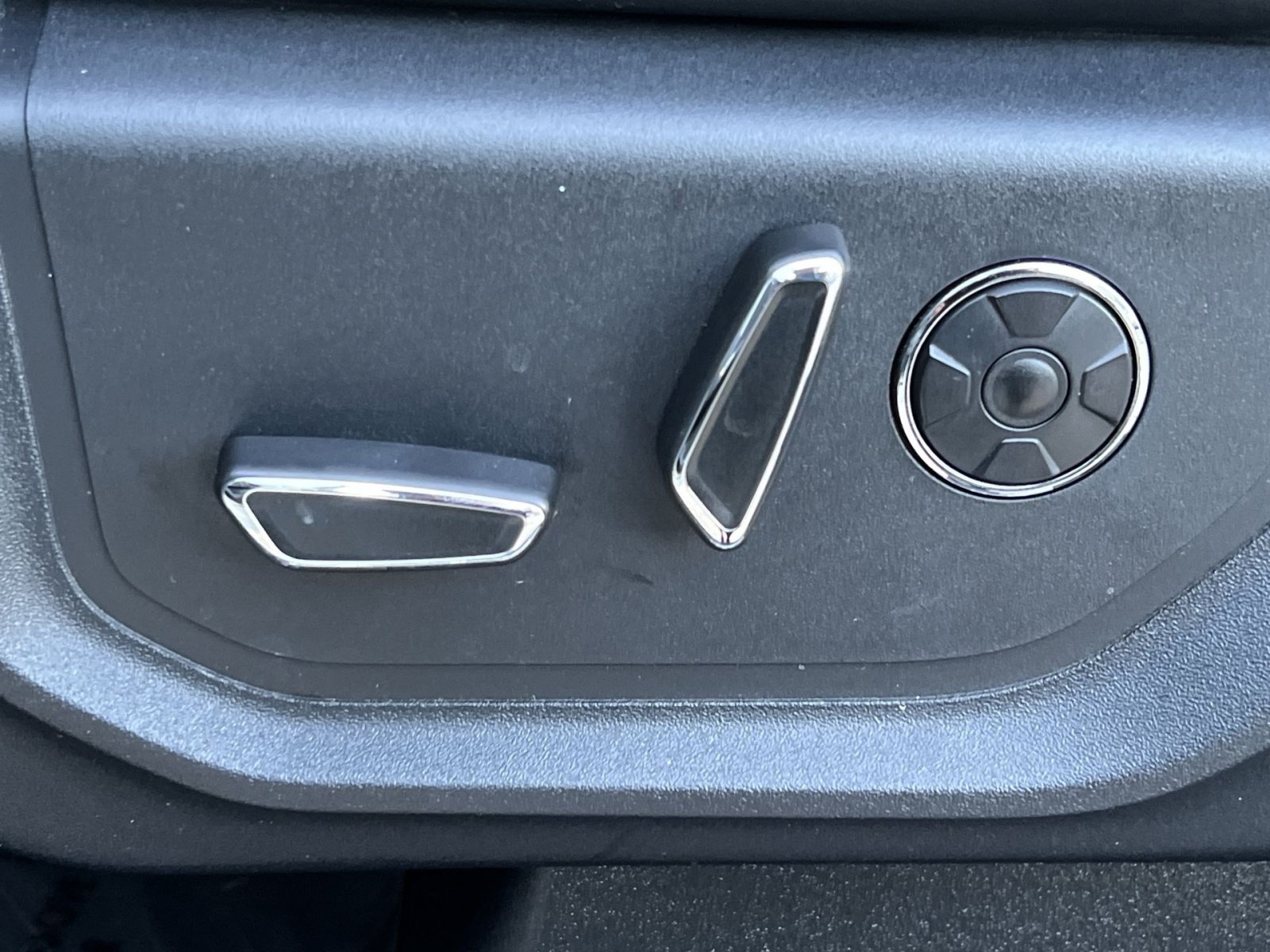 Certified 2019 Ford F250 Platinum w/ Platinum Ultimate Package AWD/4WD image 15