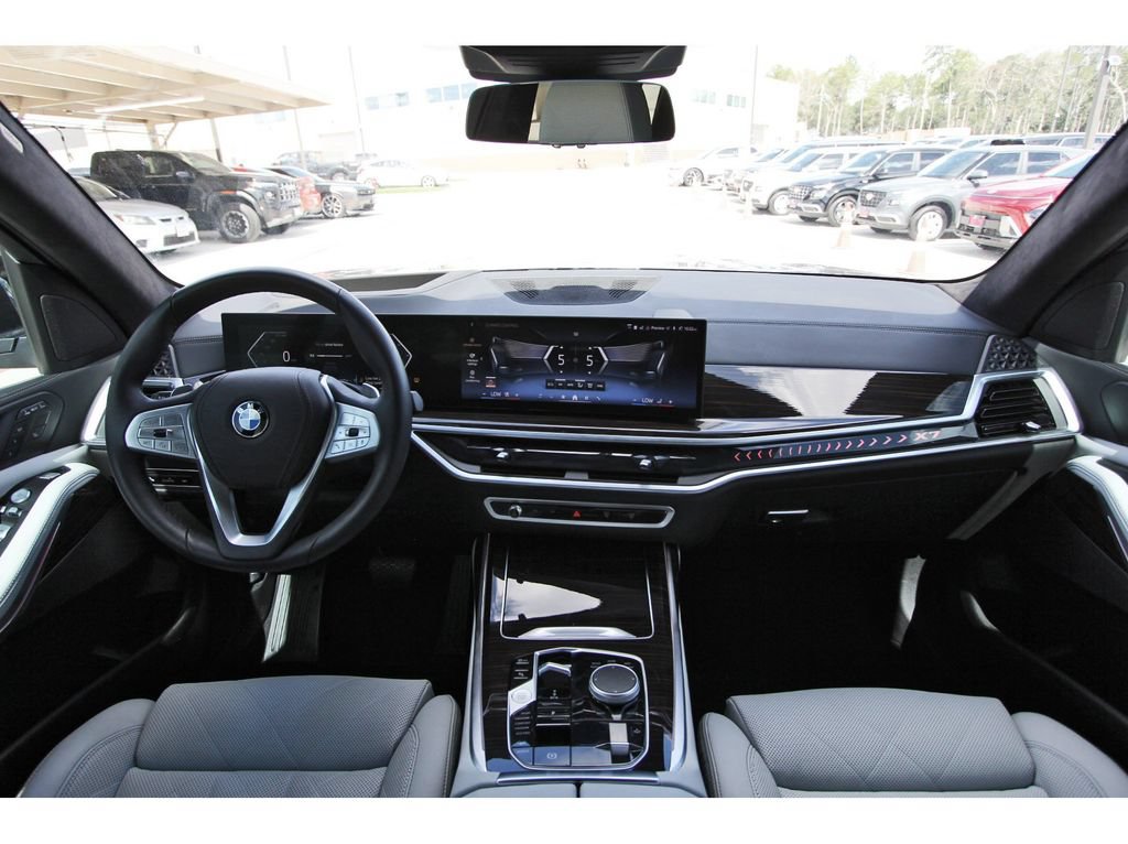 Used 2024 BMW X7 xDrive40i w/ Climate Comfort Package AWD/4WD image 13