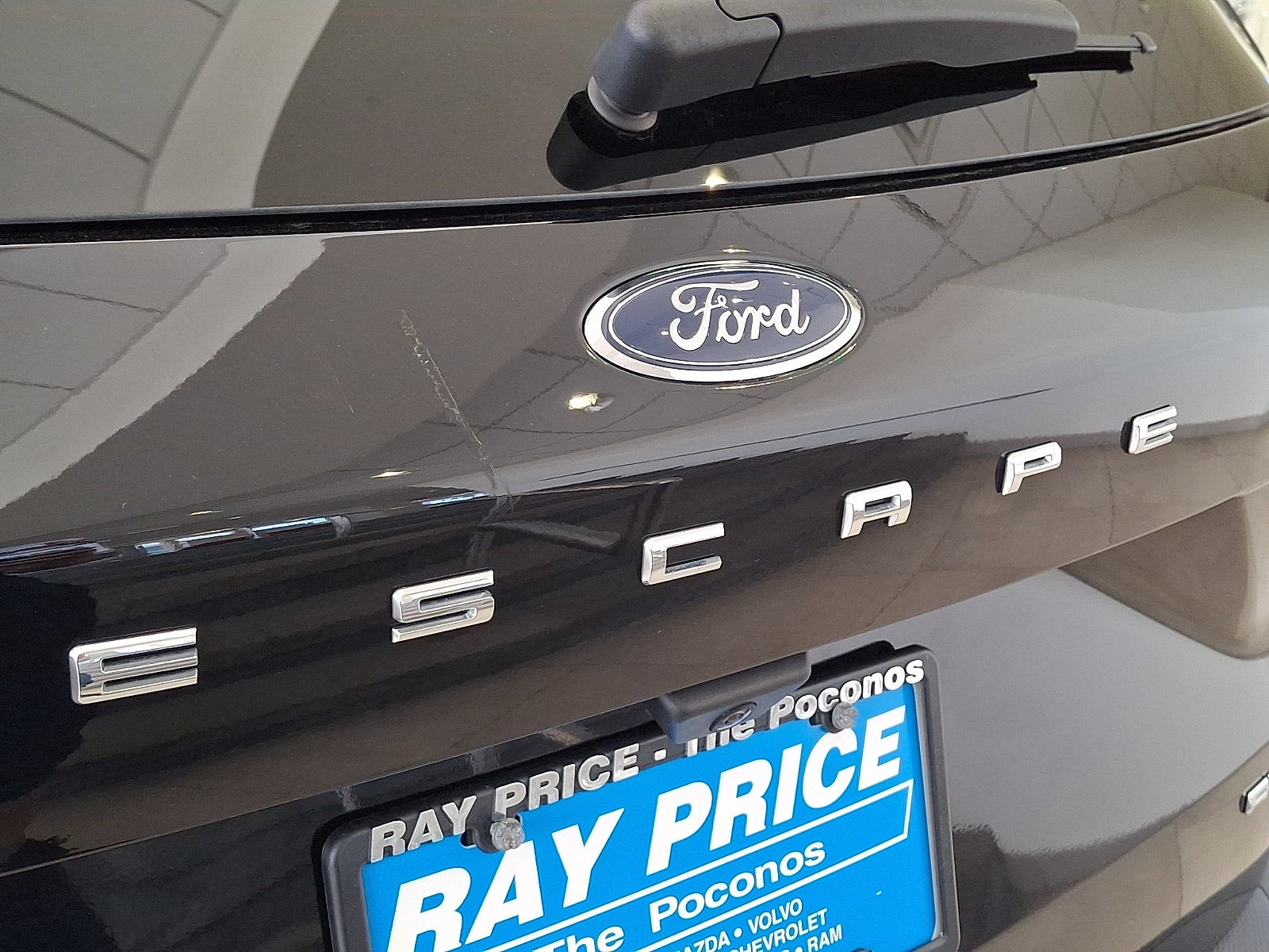 Certified 2022 Ford Escape Titanium w/ Titanium Elite Package AWD/4WD image 32