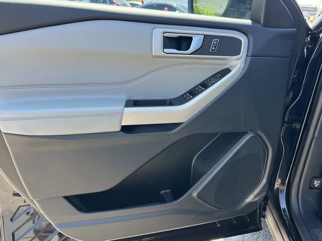 Certified 2023 Ford Explorer XLT w/ Equipment Group 202A AWD/4WD image 31