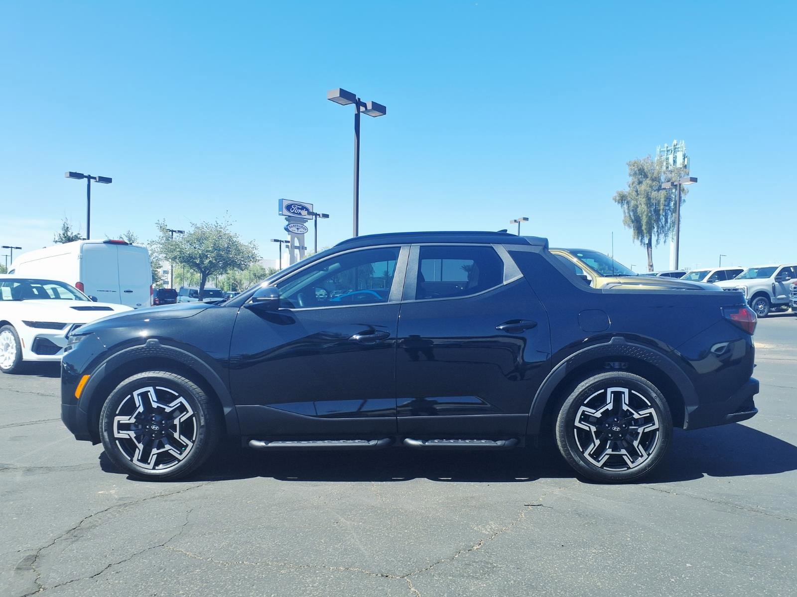 Used 2025 Hyundai Santa Cruz Limited AWD/4WD image 3