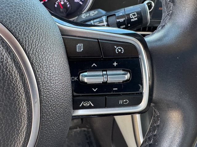 Used 2022 Kia Carnival LX FWD image 24