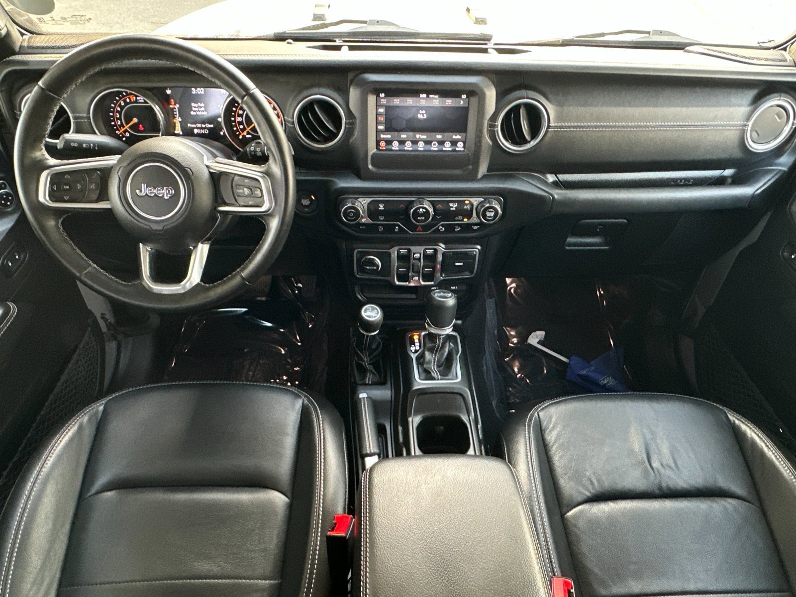 Used 2018 Jeep Wrangler Unlimited Sahara w/ Safety Group image 13