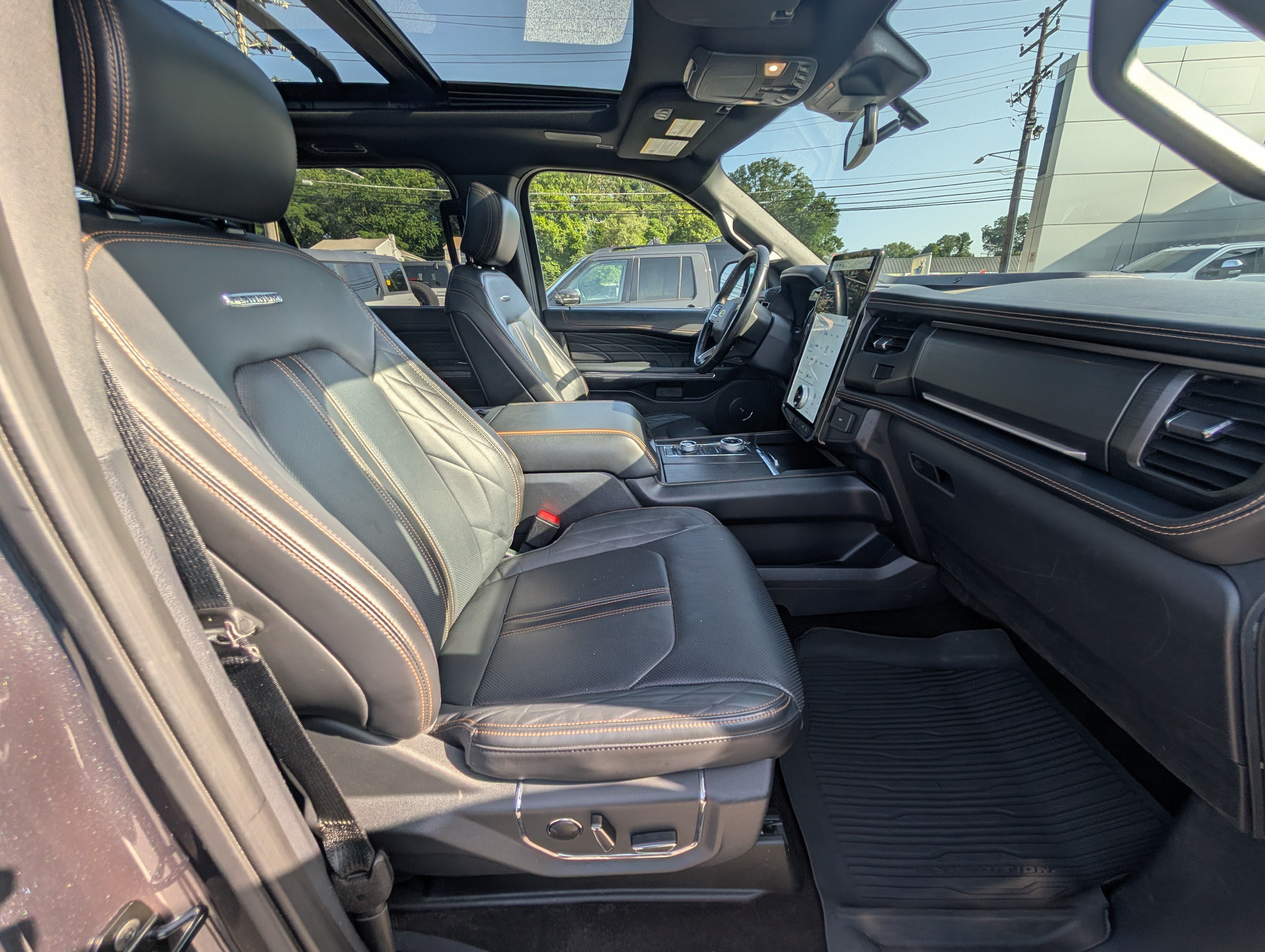 Certified 2022 Ford Expedition Max Platinum AWD/4WD image 12