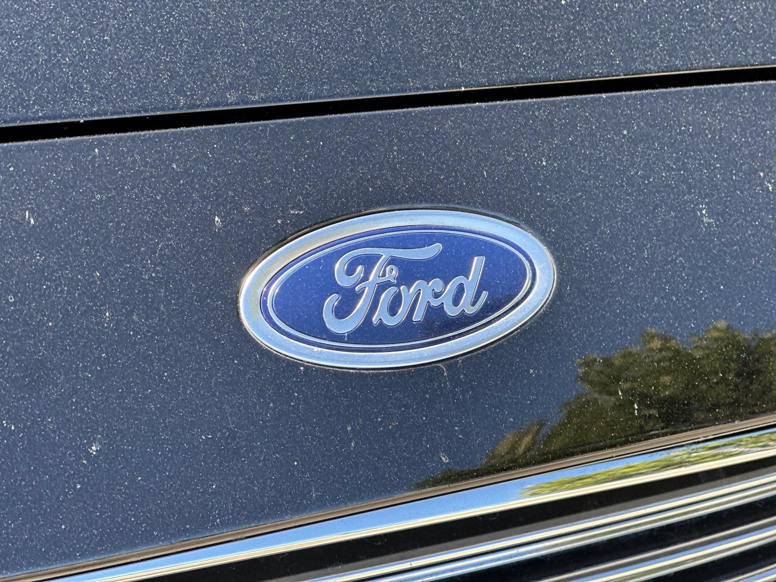 Certified 2018 Ford Fusion SE w/ Fusion SE Technology Package FWD image 37