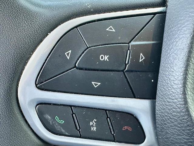 Used 2024 Chrysler Pacifica Touring-L FWD image 20