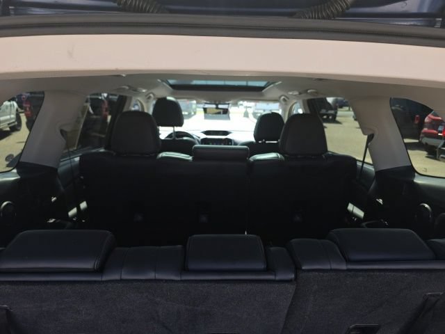 Used 2022 Subaru Ascent Limited w/ Technology Package AWD/4WD image 8