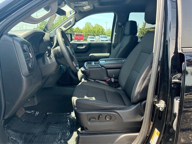 Used 2022 Chevrolet Silverado 1500 Custom Trail Boss w/ LPO, Dark Essentials Package AWD/4WD image 9