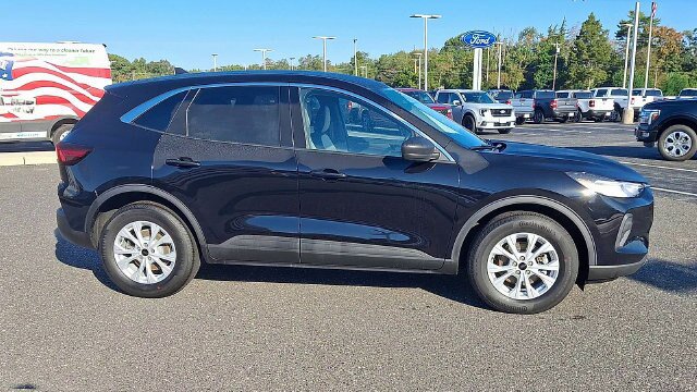 Certified 2023 Ford Escape Active AWD/4WD image 9
