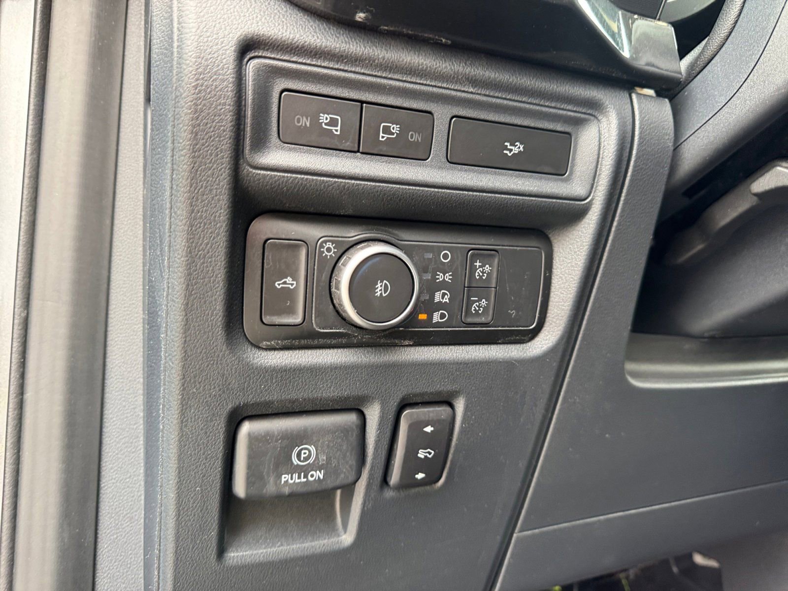 Certified 2022 Ford F150 XLT w/ Equipment Group 302A High image 22