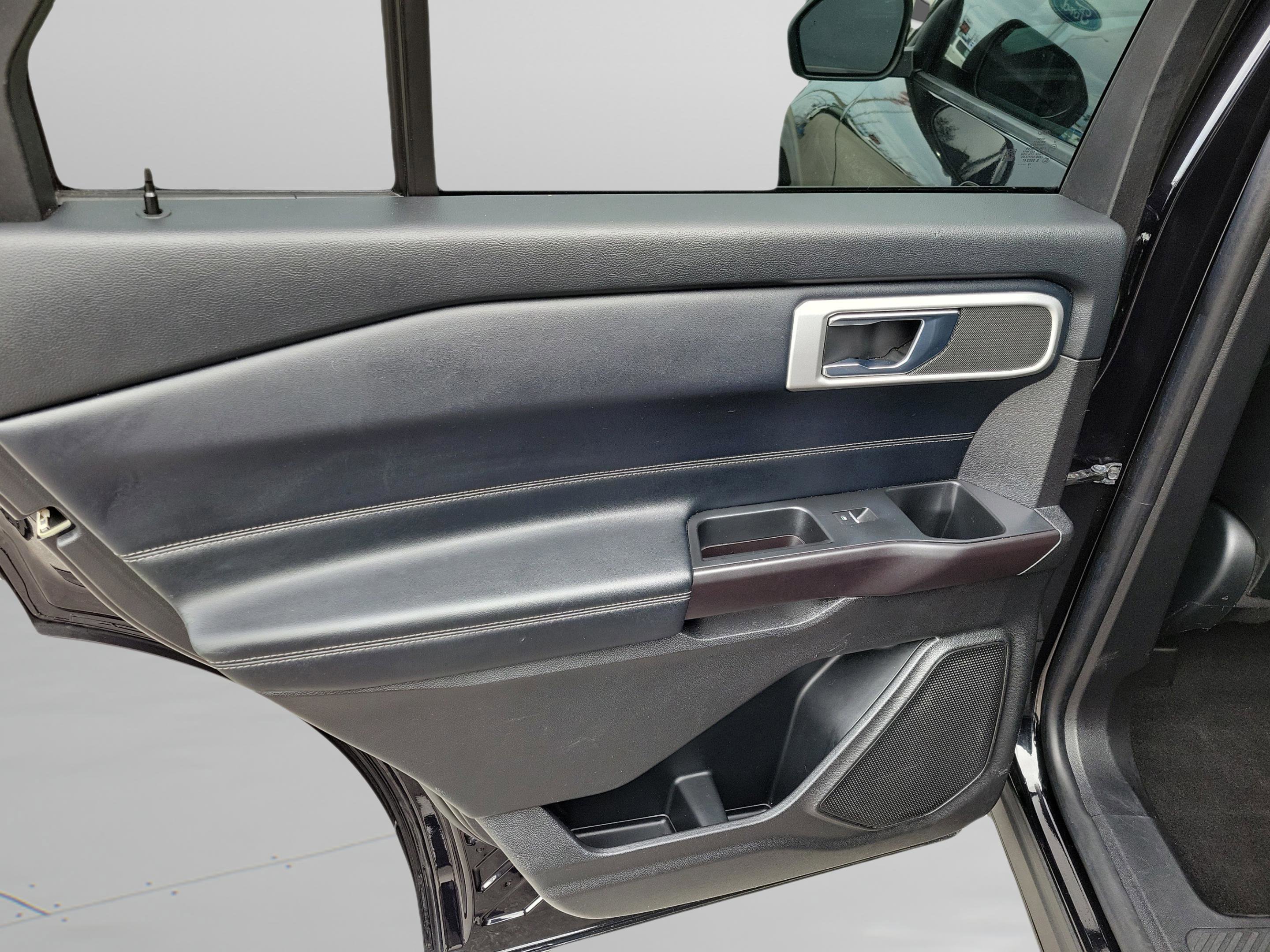 Certified 2020 Ford Explorer XLT w/ Equipment Group 202A image 23