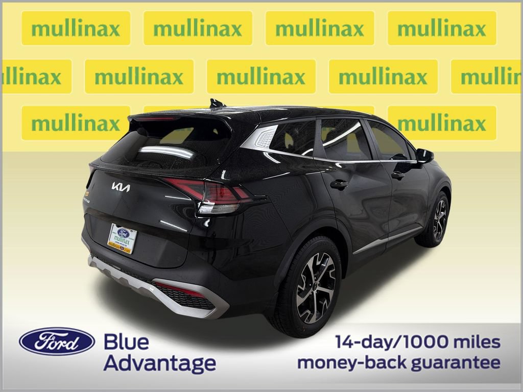 Used 2023 Kia Sportage EX FWD image 3