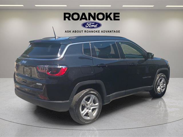 Used 2023 Jeep Compass Latitude w/ Convenience Group AWD/4WD image 9