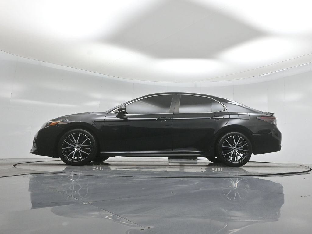 Used 2022 Toyota Camry SE FWD image 8