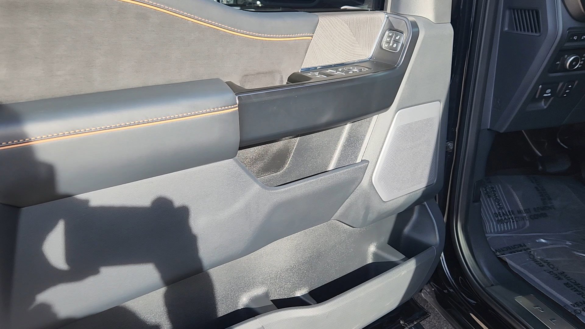 Certified 2022 Ford F150 Platinum w/ Equipment Group 701A High image 20