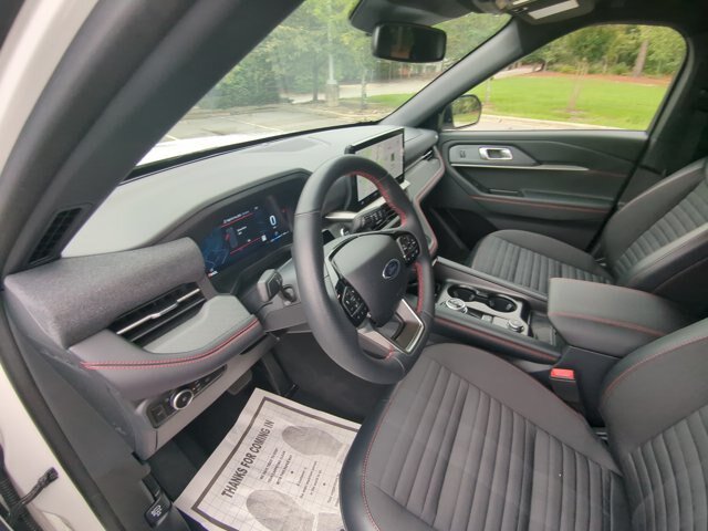 Certified 2025 Ford Explorer ST-Line w/ Premium Package AWD/4WD image 15