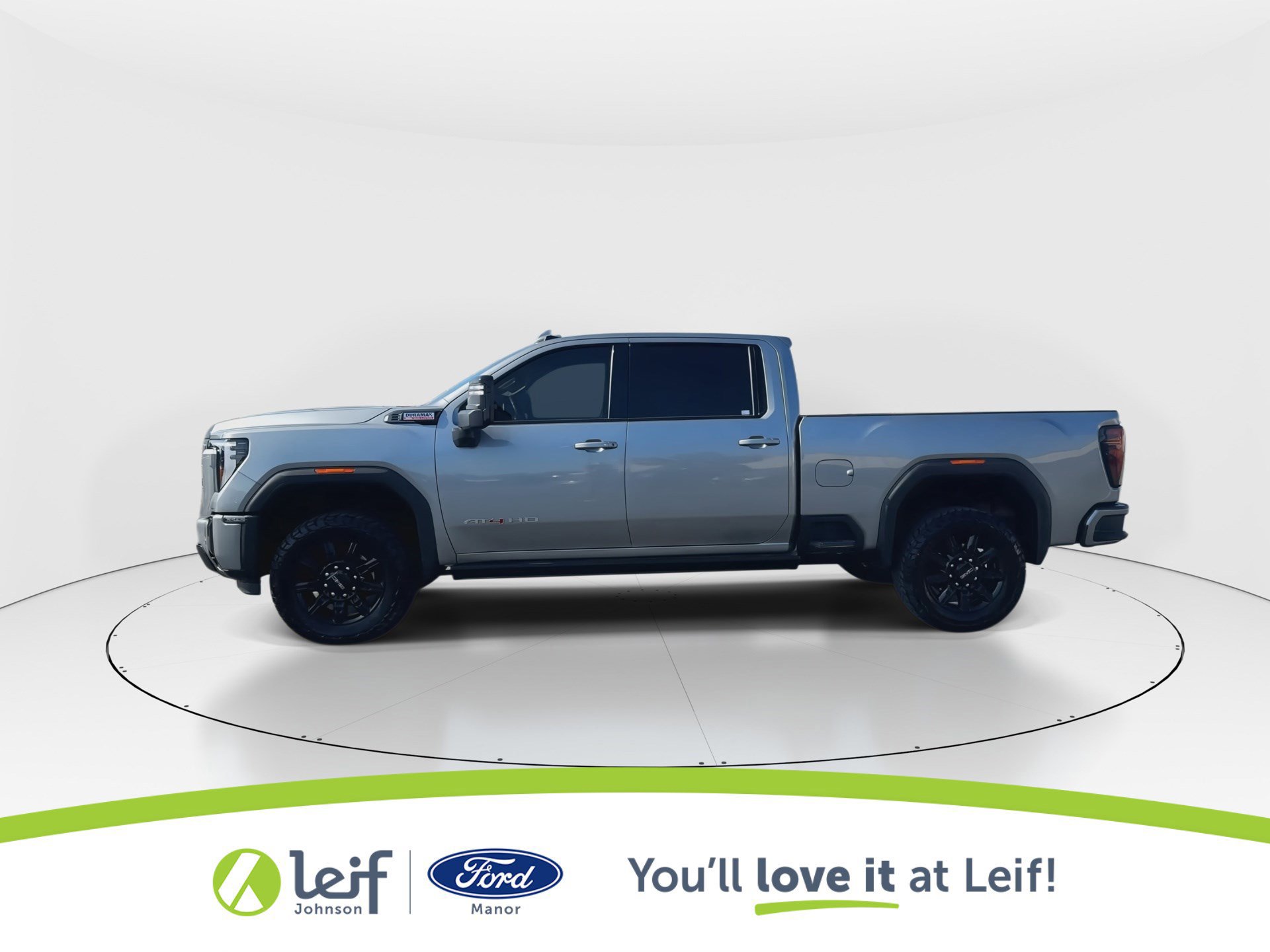 Used 2024 GMC Sierra 2500 AT4 w/ Technology Package image 8