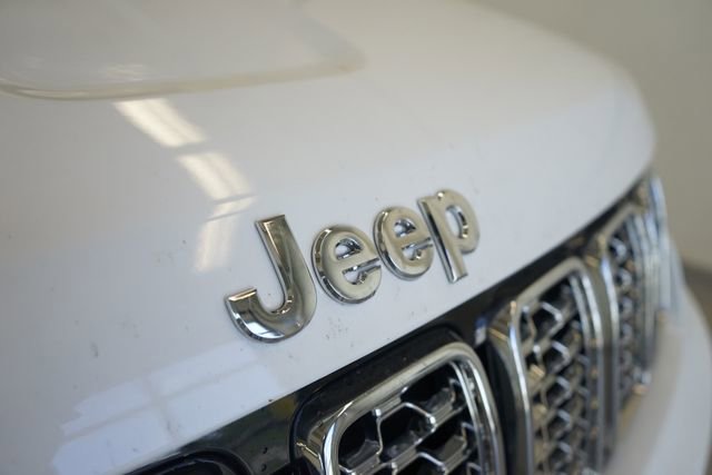 Used 2018 Jeep Grand Cherokee Overland AWD/4WD image 19