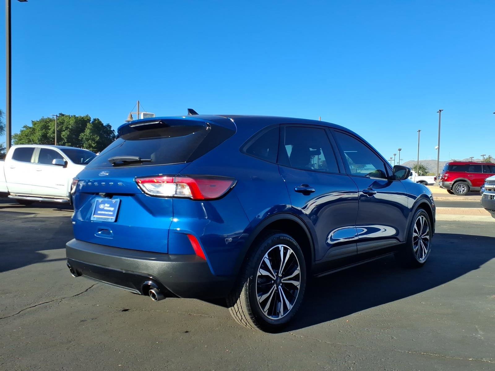 Certified 2022 Ford Escape SE w/ SE Sport Appearance Package image 4