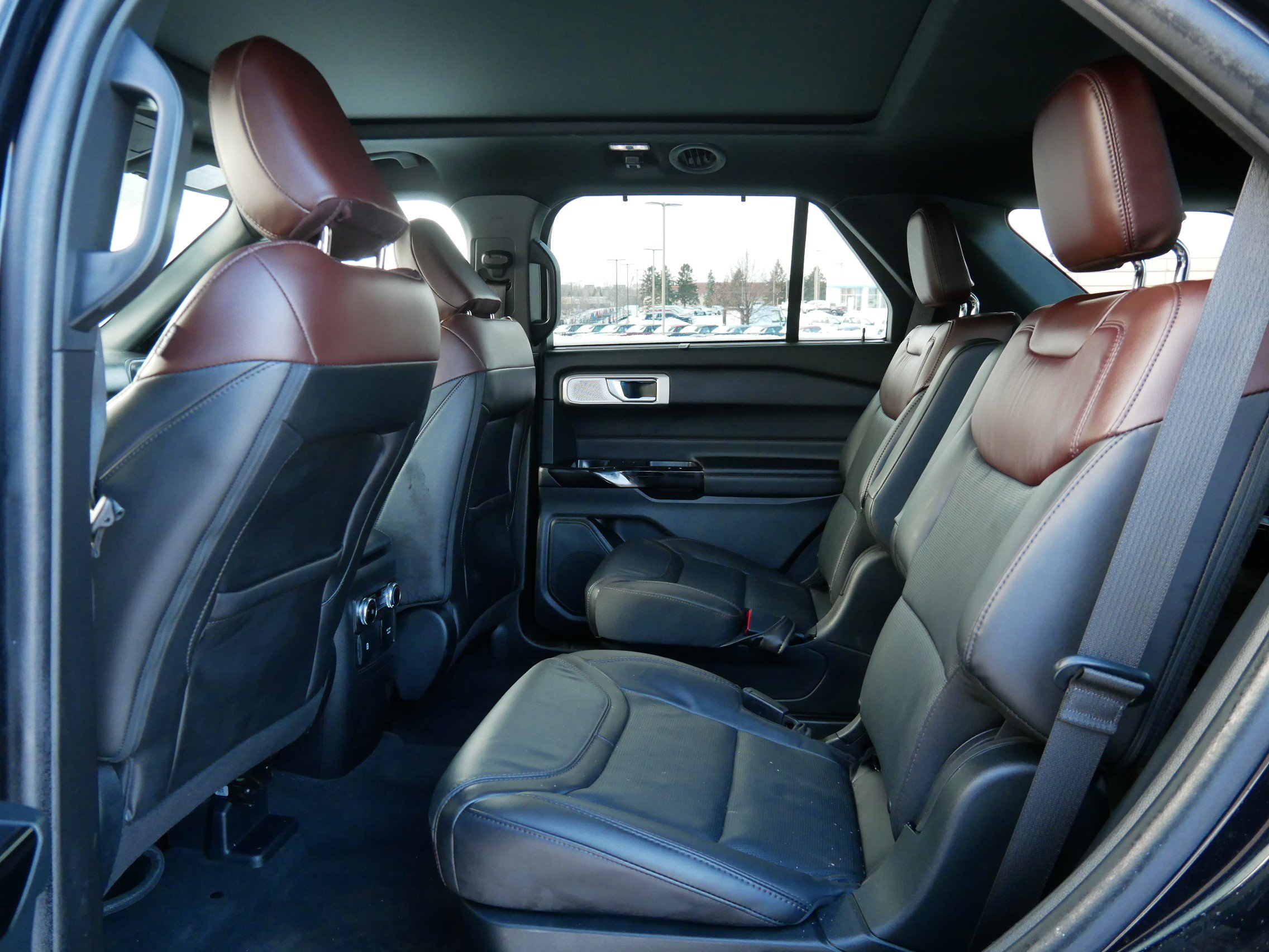 Certified 2023 Ford Explorer Platinum w/ Premium Technology Package image 13