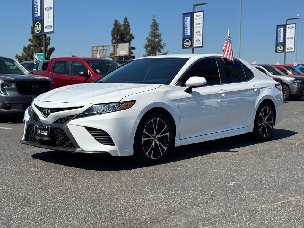 Used 2020 Toyota Camry SE FWD image 6