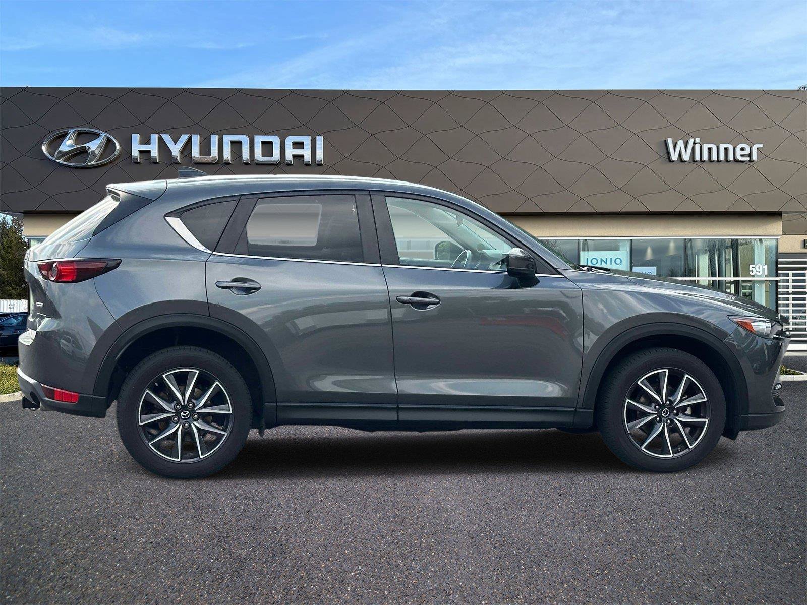 Used 2018 MAZDA CX-5 Touring AWD/4WD image 3